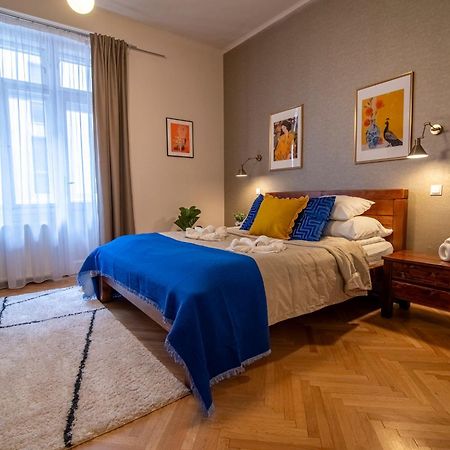 Be A Budapester Екстериор снимка