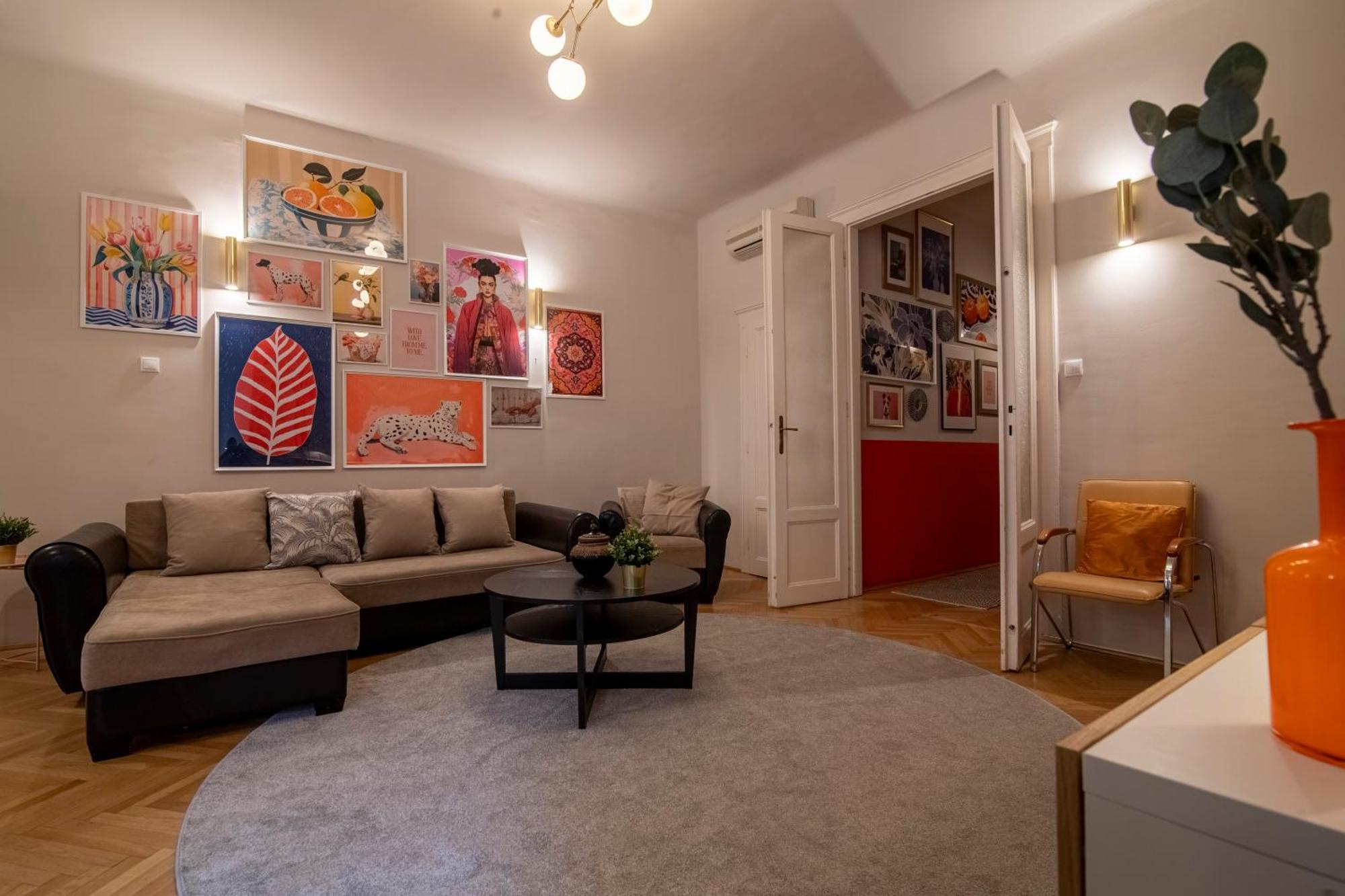 Be A Budapester Екстериор снимка