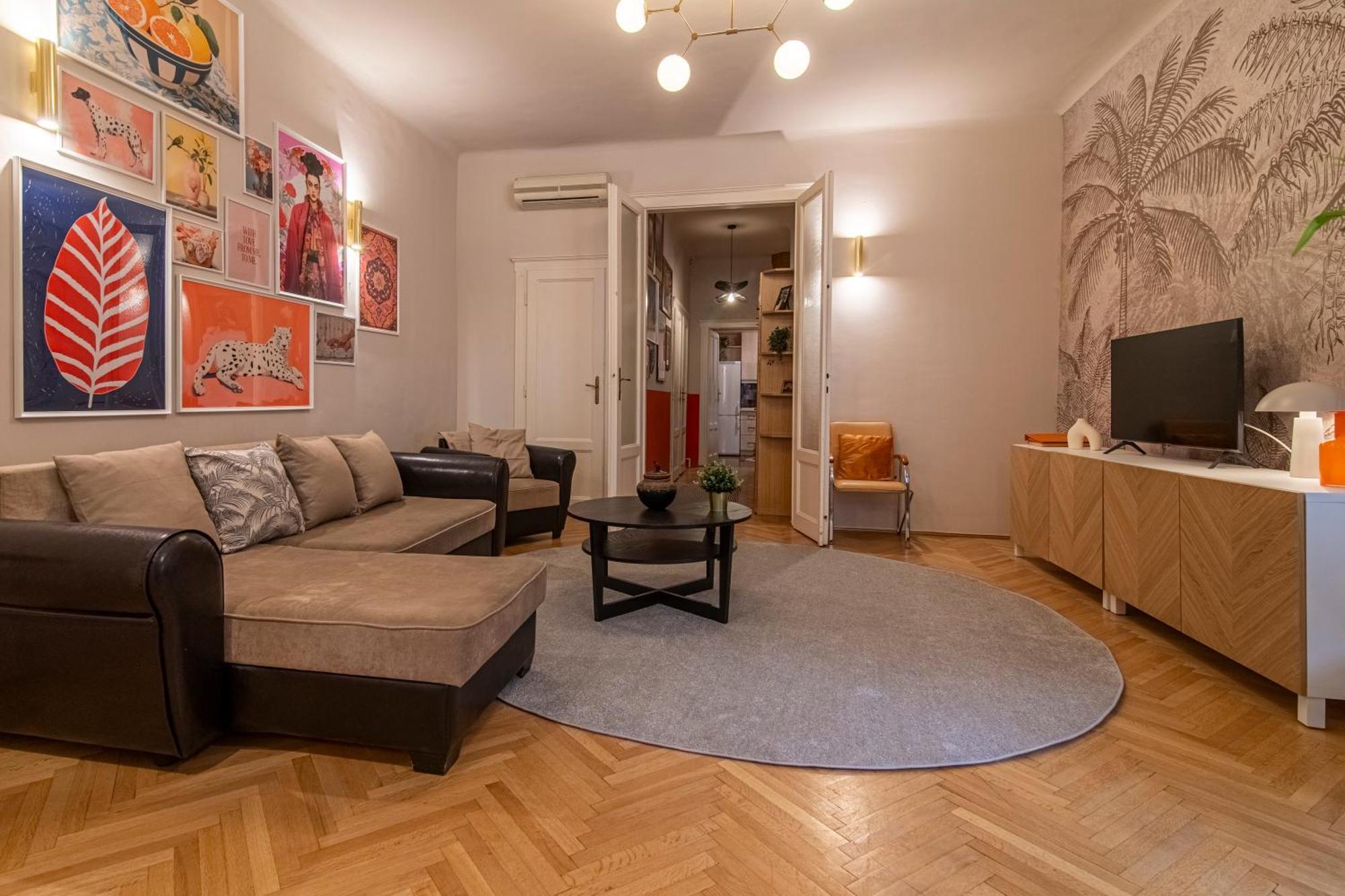 Be A Budapester Екстериор снимка